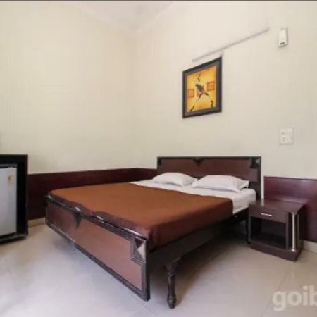 דהראדון Hotel Utsav מראה חיצוני תמונה