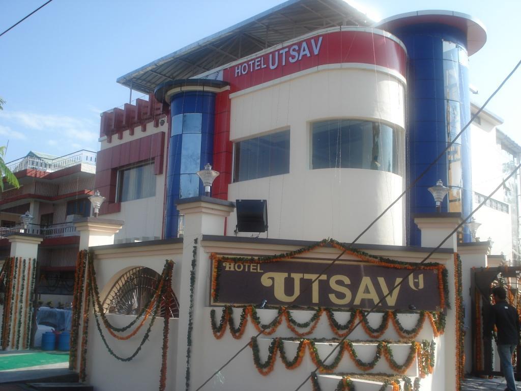 דהראדון Hotel Utsav מראה חיצוני תמונה