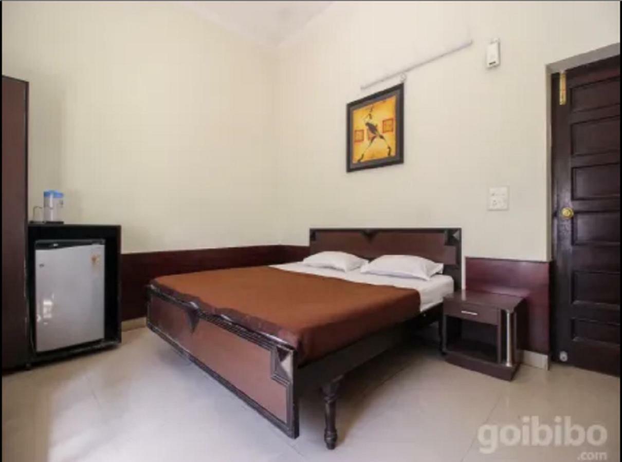 דהראדון Hotel Utsav מראה חיצוני תמונה