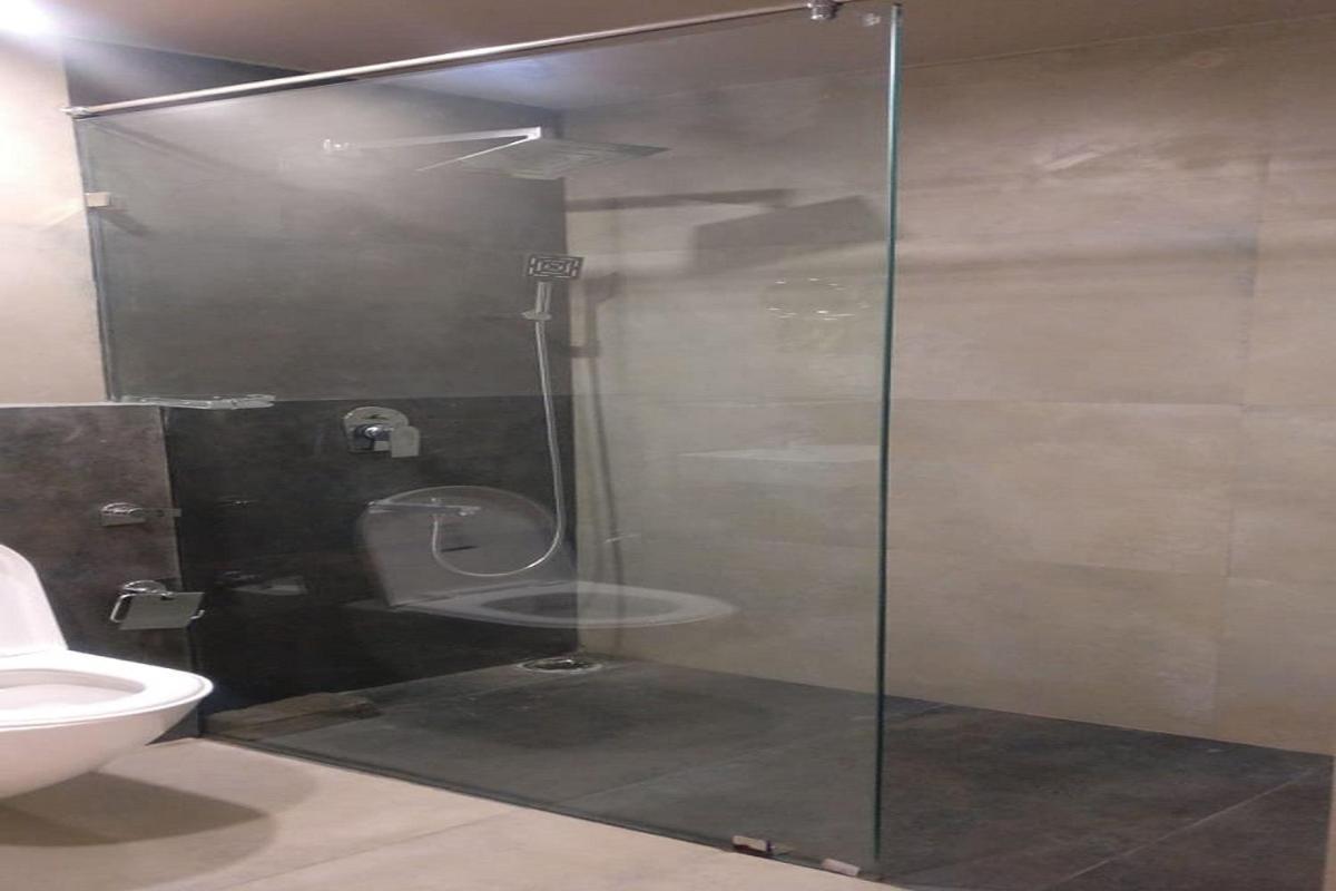 דהראדון Hotel Utsav מראה חיצוני תמונה